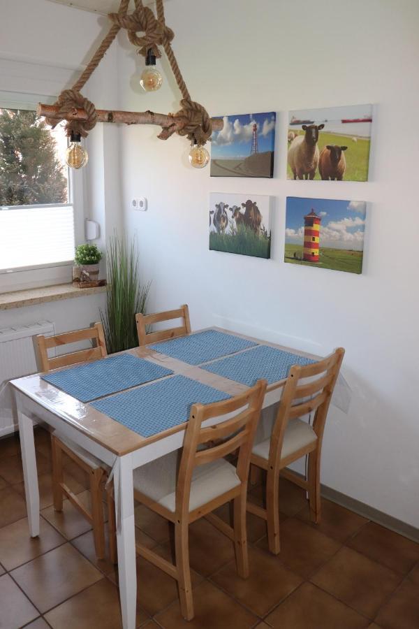 Ferienwohnung Wippsteert - 5 Sterne - Mit Balkon Und Pkw Stellplatz エムデン エクステリア 写真